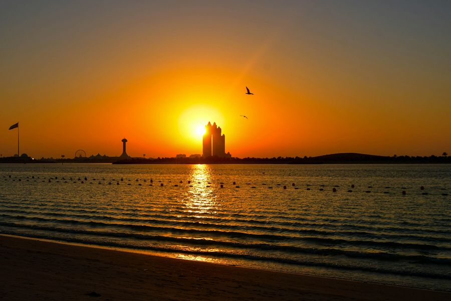 RICS-regulated real estate consultant property valuations in Dubai - Golden Visa, RERA compliance, gifting and investment advisory services.